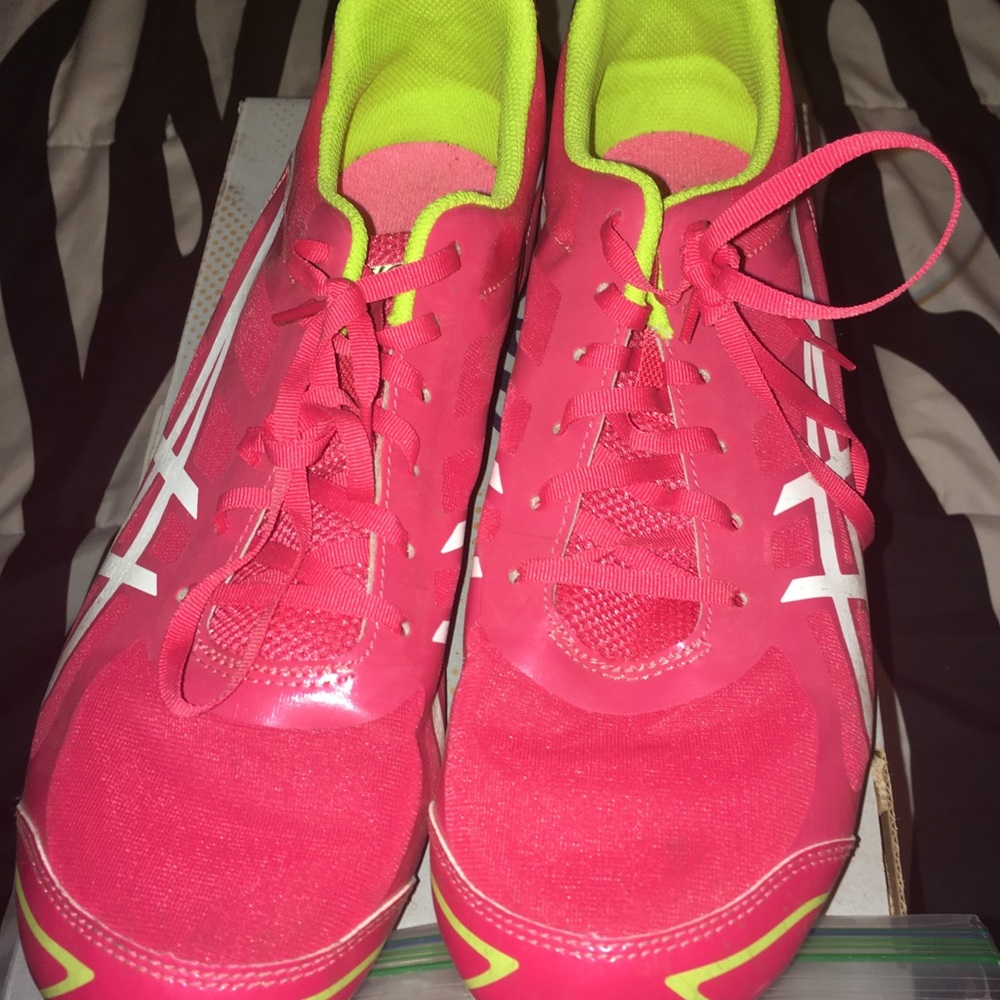 Track cleats